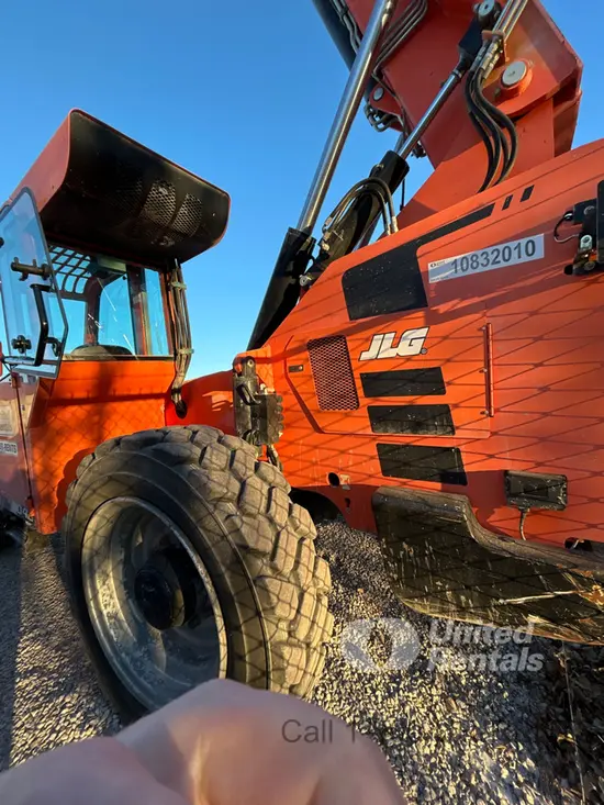 2018 SKYTRAK 8042 Forklift