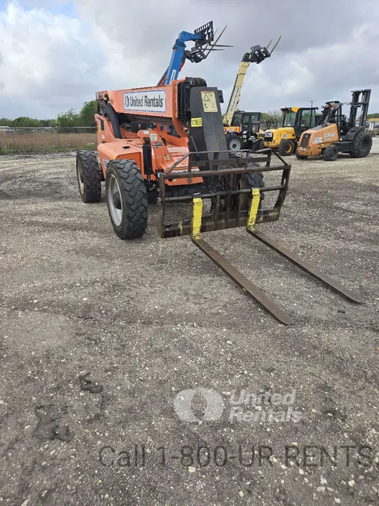 2018 SKYTRAK 8042 Forklift