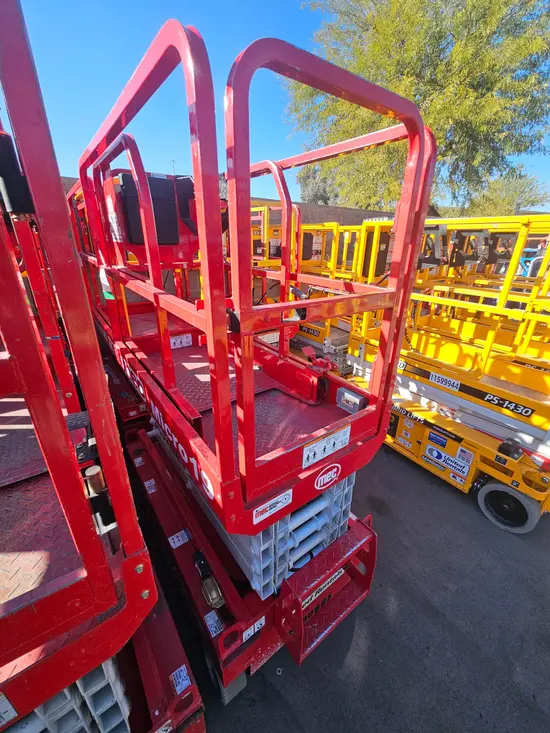 2018 MEC MICRO 19 Scissor Lift