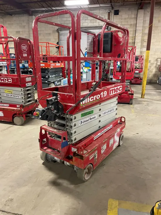 2019 MEC MICRO 19 Scissor Lift