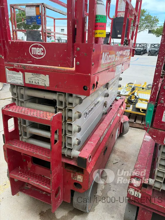 2019 MEC MICRO 26 Scissor Lift