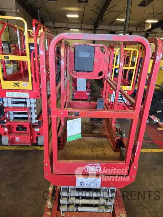 2019 MEC MICRO 19 Scissor Lift