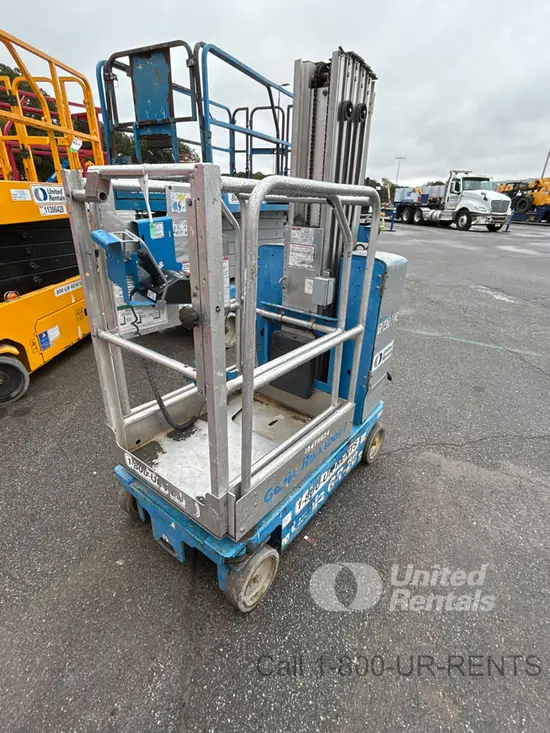 2016 Genie GR-20 Self-Propelled One-Person Lift