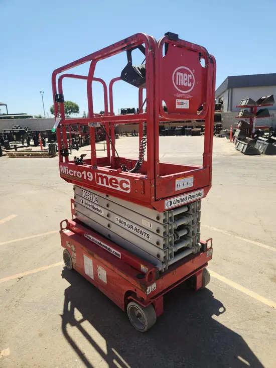 2019 MEC MICRO 19 Scissor Lift