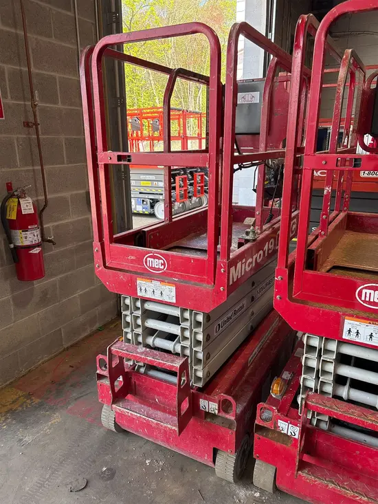 2018 MEC MICRO 19 Scissor Lift