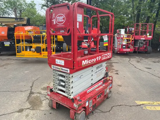 2019 MEC MICRO 19 Scissor Lift