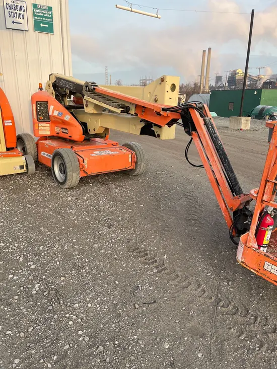 2016 JLG E450AJ Articulating Boom Lift