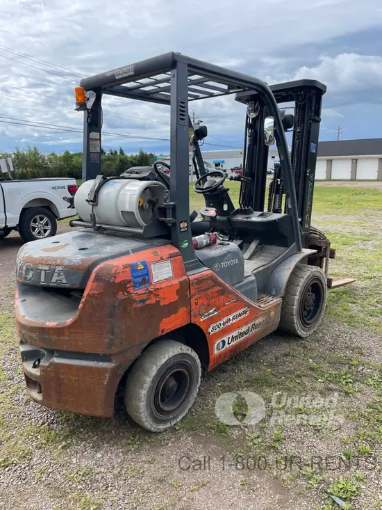 2019 Toyota 8FGU30 Warehouse Forklift