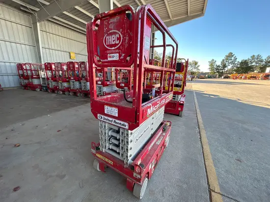 2019 MEC MICRO 19 Scissor Lift