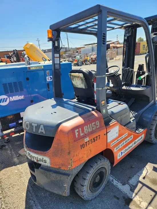 2018 Toyota 8FDU30 Warehouse Forklift