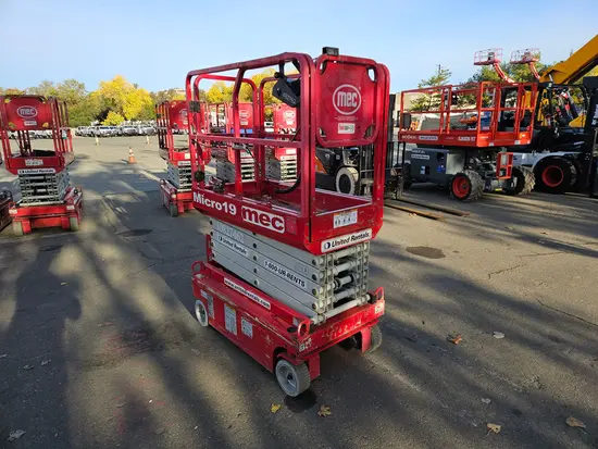 2018 MEC MICRO 19 Scissor Lift