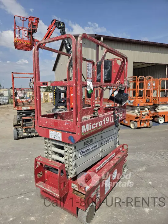2019 MEC MICRO 19 Scissor Lift
