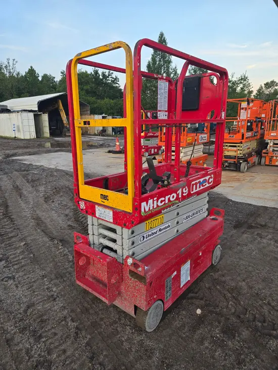 2021 MEC MICRO 19 Scissor Lift