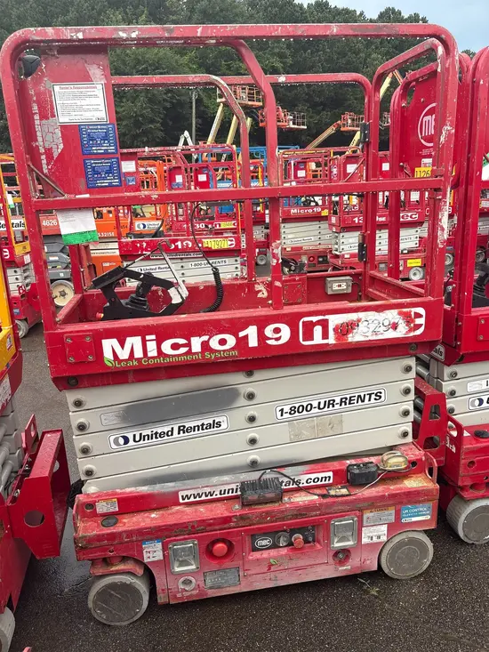 2019 MEC MICRO 19 Scissor Lift