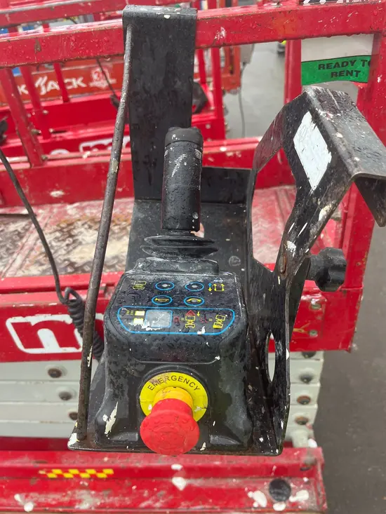 2018 MEC MICRO 19 Scissor Lift