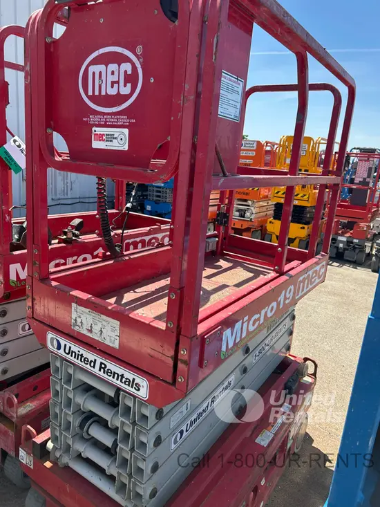 2019 MEC MICRO 19 Scissor Lift