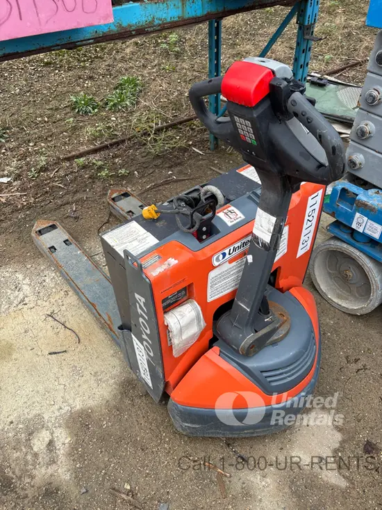 2022 Toyota 8HBW23 Jack