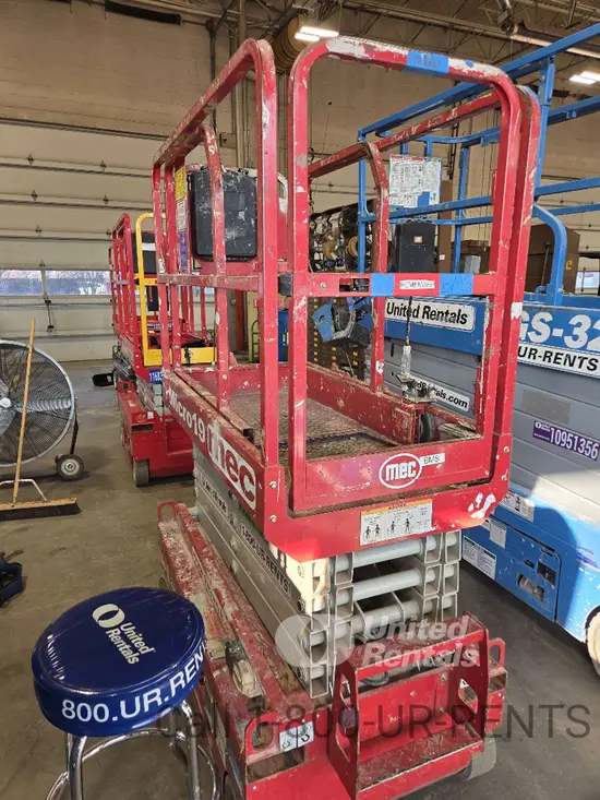 2019 MEC MICRO 19 Scissor Lift