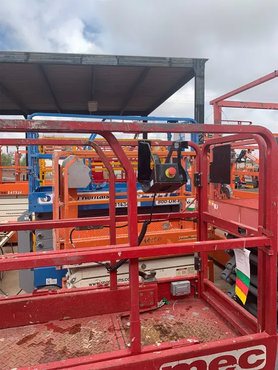 2019 MEC MICRO 19 Scissor Lift
