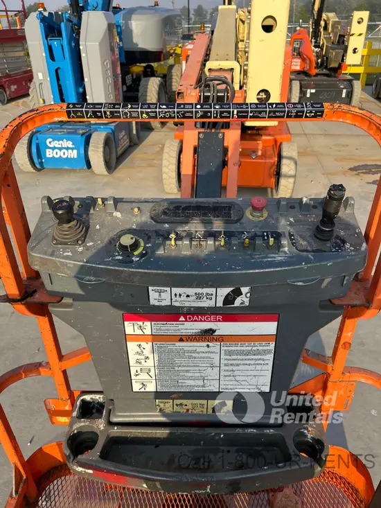 2013 JLG E400AJPN Articulating Boom Lift