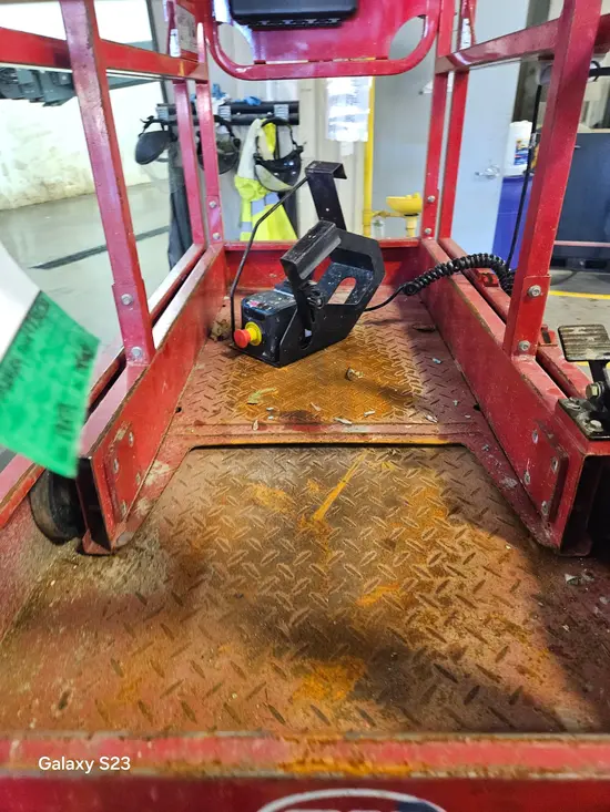 2018 MEC MICRO 19 Scissor Lift
