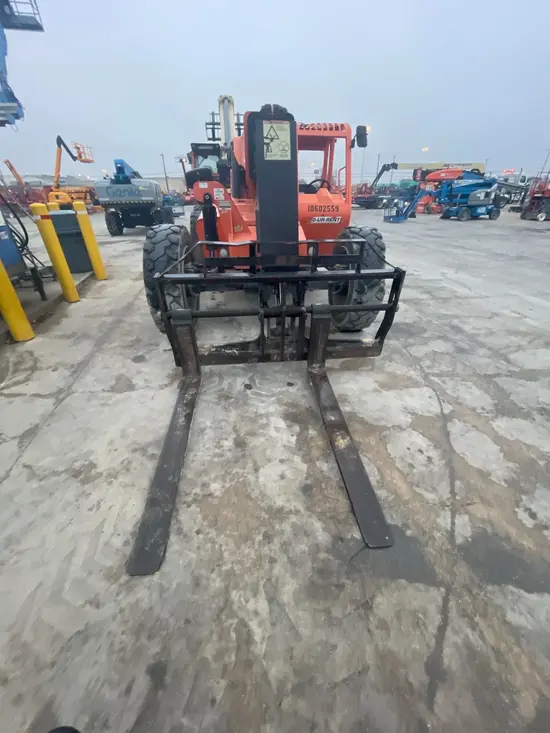 2017 SKYTRAK 8042 Forklift