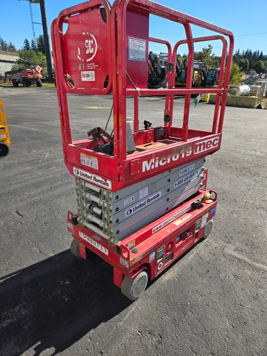2019 MEC MICRO 19 Scissor Lift
