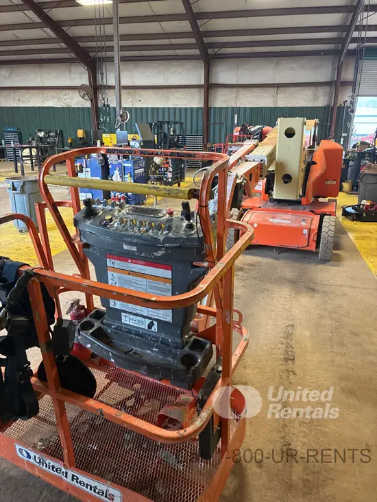 2017 JLG E400AJPN Articulating Boom Lift