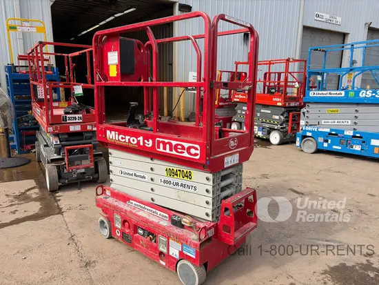 2019 MEC MICRO 19 Scissor Lift