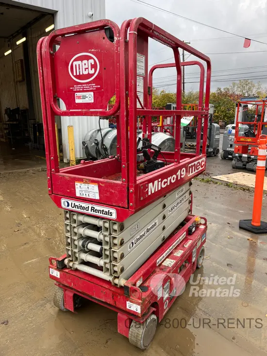 2018 MEC MICRO 19 Scissor Lift