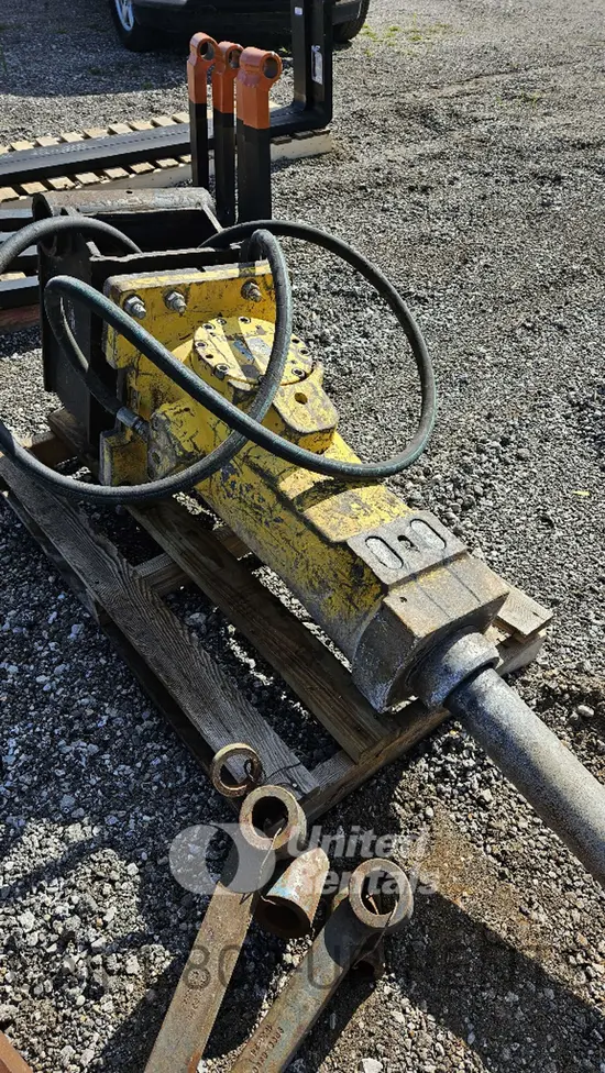 2022 Epiroc SB 452 Attachment