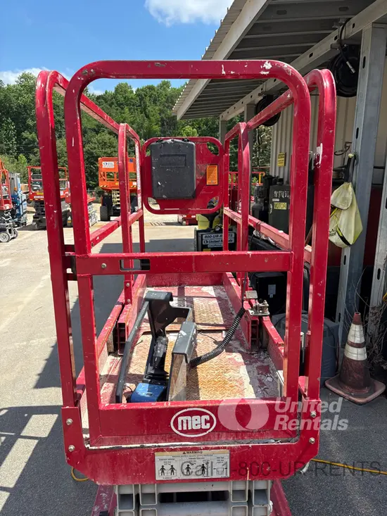 2018 MEC MICRO 19 Scissor Lift
