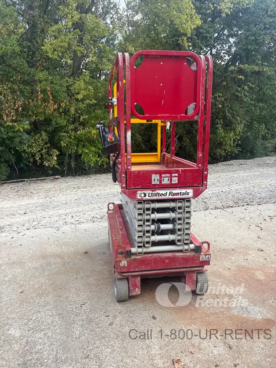 2018 MEC MICRO 19 Scissor Lift