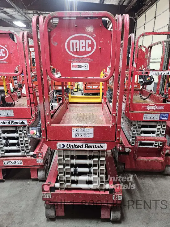 2018 MEC MICRO 19 Scissor Lift