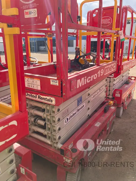 2018 MEC MICRO 19 Scissor Lift