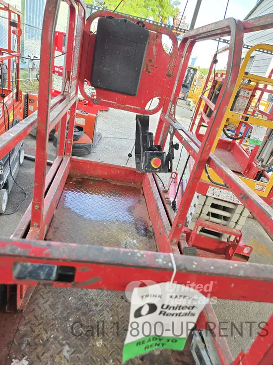 2020 MEC MICRO 19 Scissor Lift