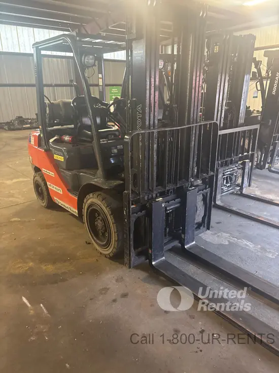 2020 Toyota 8FGU30 Warehouse Forklift