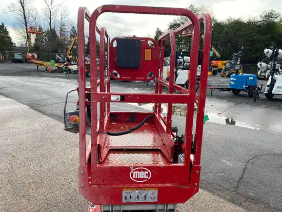 2019 MEC MICRO 19 Scissor Lift