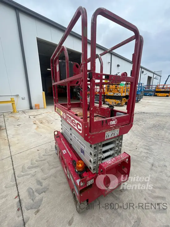 2018 MEC MICRO 19 Scissor Lift