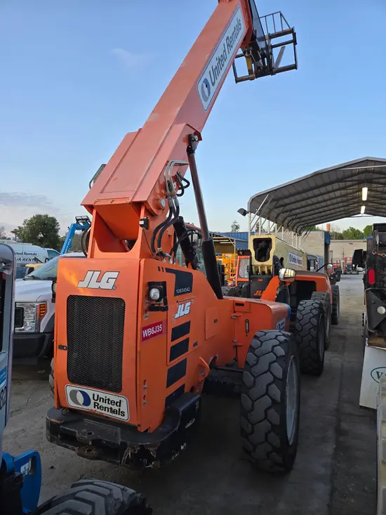2017 SKYTRAK 6042 Forklift