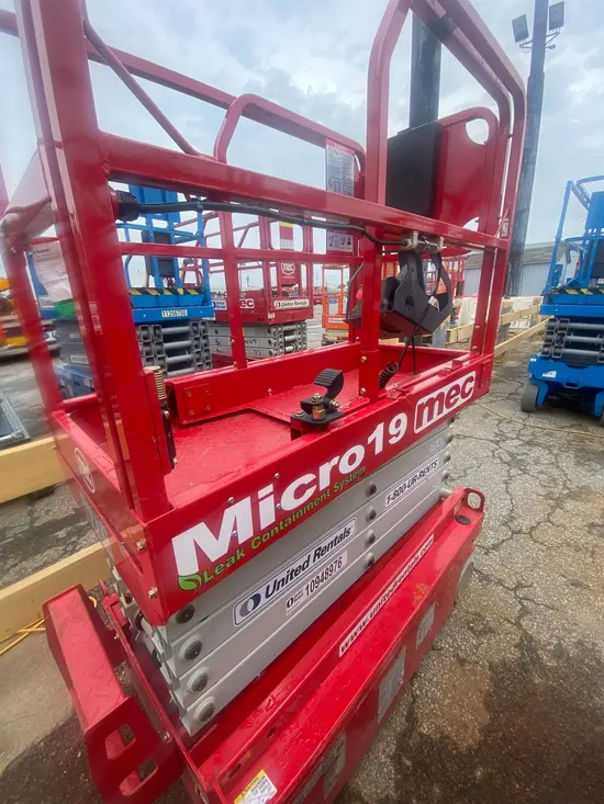 2019 MEC MICRO 19 Scissor Lift