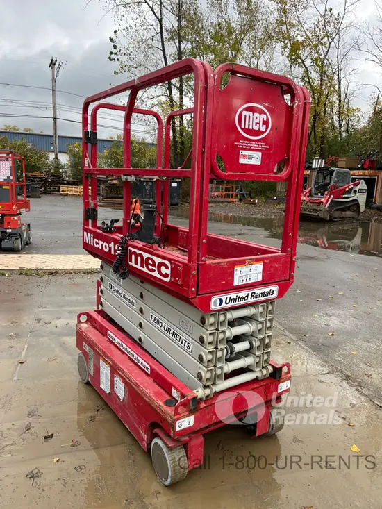 2018 MEC MICRO 19 Scissor Lift