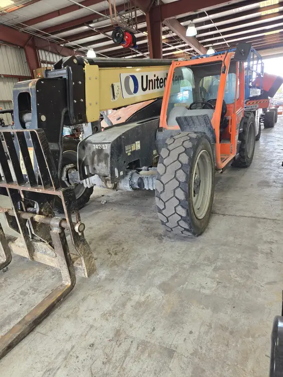 2018 JLG 742 Forklift