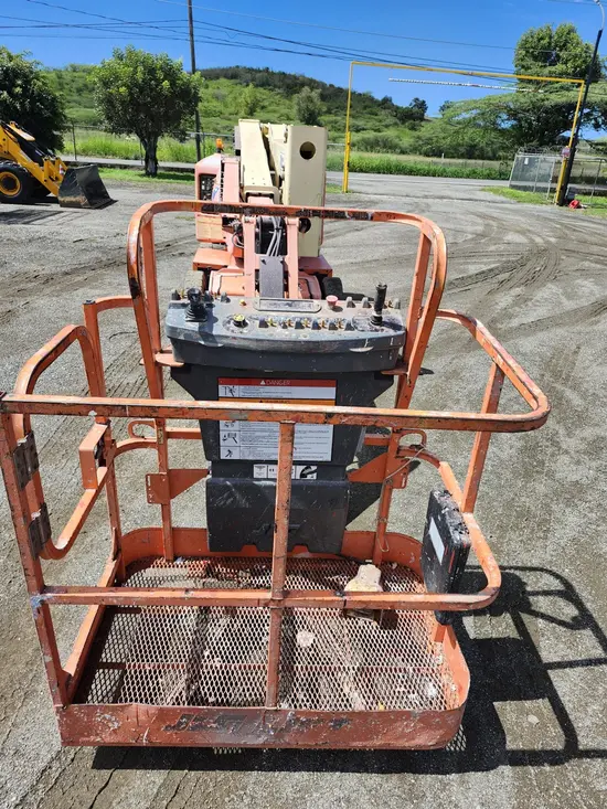 2016 JLG E400AJPN Articulating Boom Lift