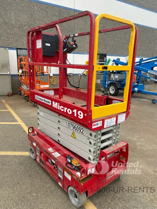 2018 MEC MICRO 19 Scissor Lift