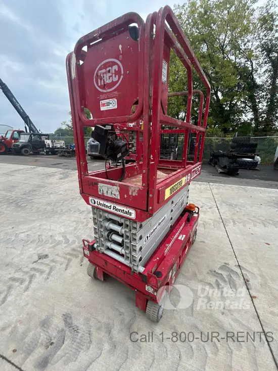 2018 MEC MICRO 19 Scissor Lift