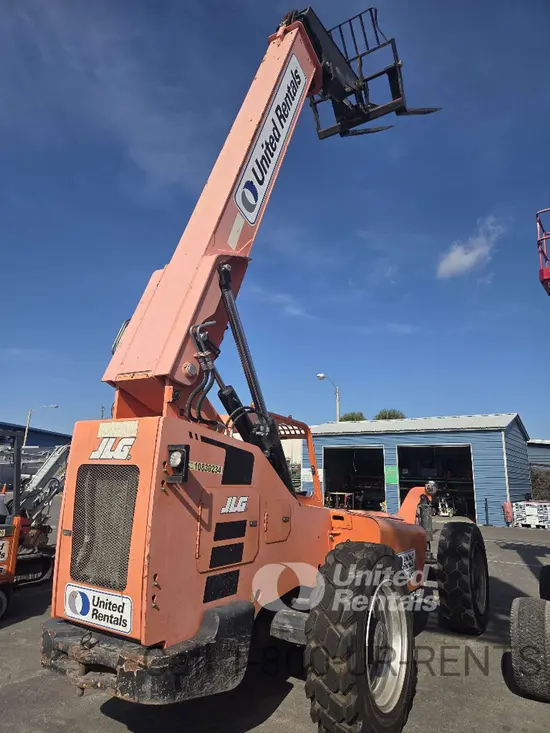 2018 SKYTRAK 8042 Forklift