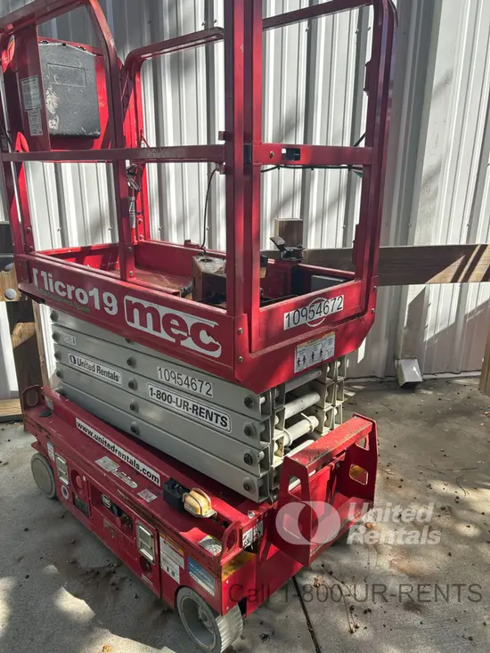 2019 MEC MICRO 19 Scissor Lift