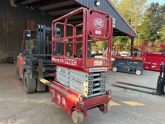 2019 MEC MICRO 19 Scissor Lift