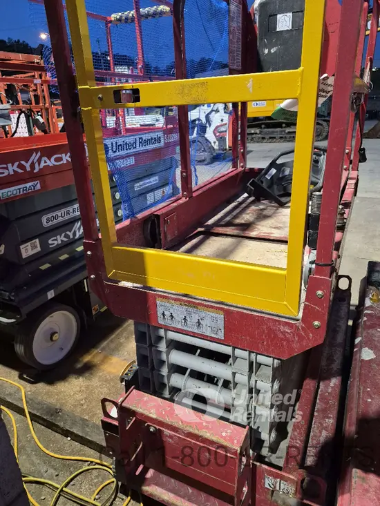 2019 MEC MICRO 19 Scissor Lift